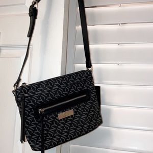 Jones New York NWT Gray and Black Purse